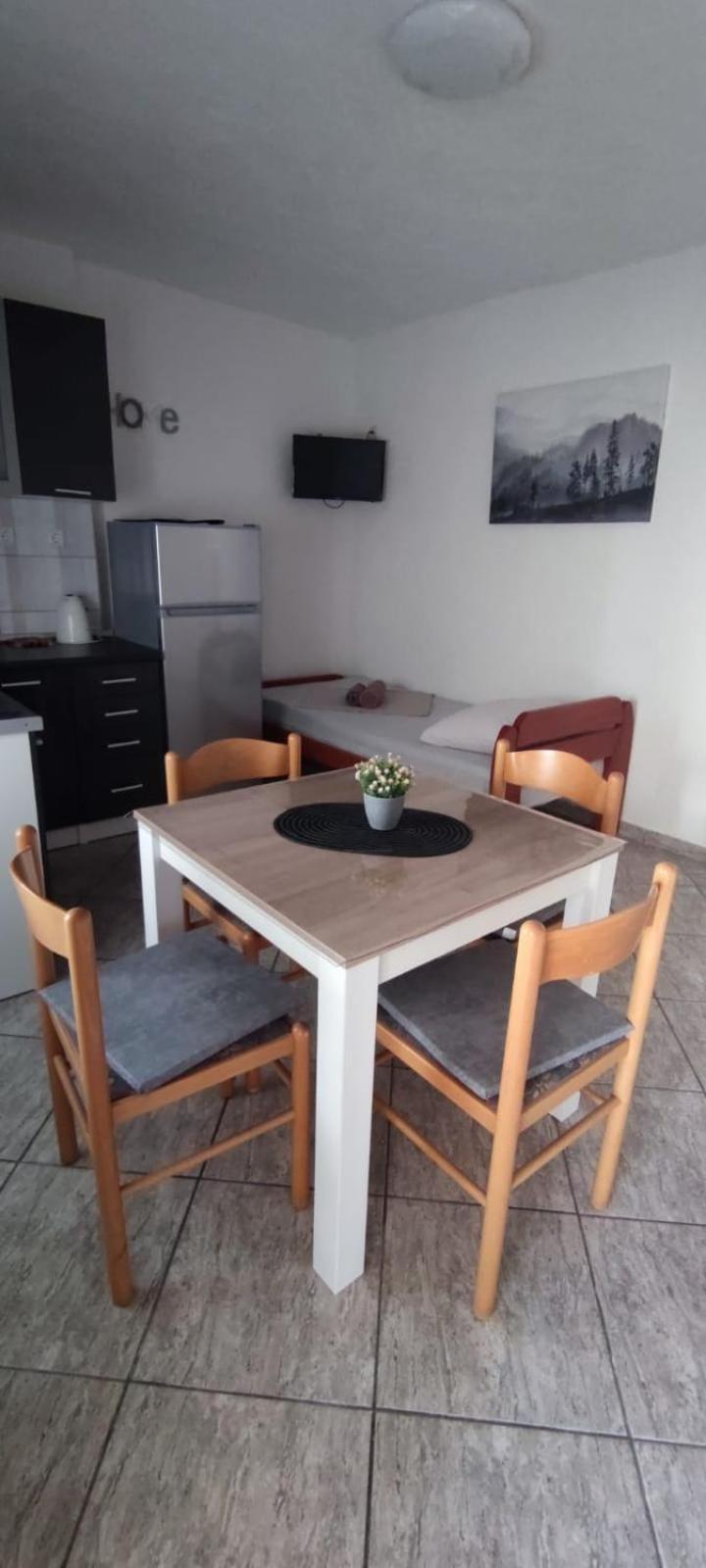 Apartmani Oreskovic Кустичи Экстерьер фото